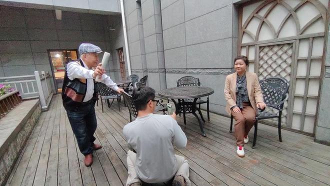 八月桂花遍地开